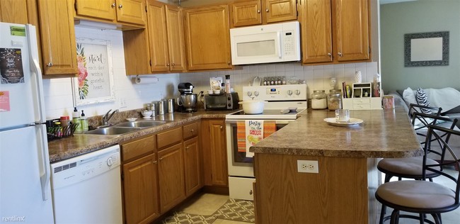 Building Photo - 3 br, 2 bath Condo - 313 Hannah Dr