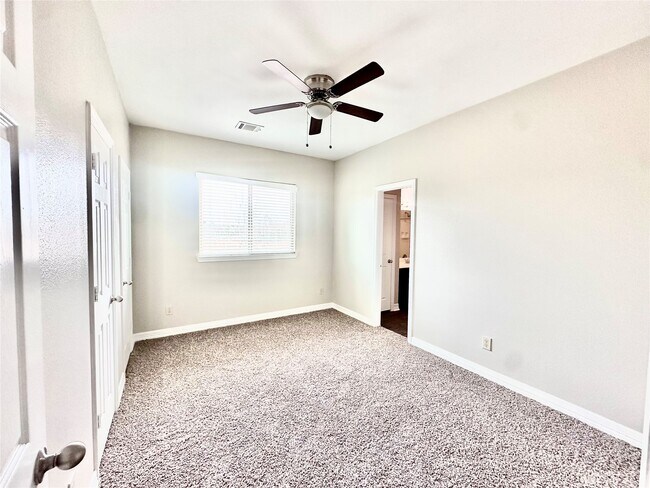 Building Photo - 32 Woodland Hills Dr