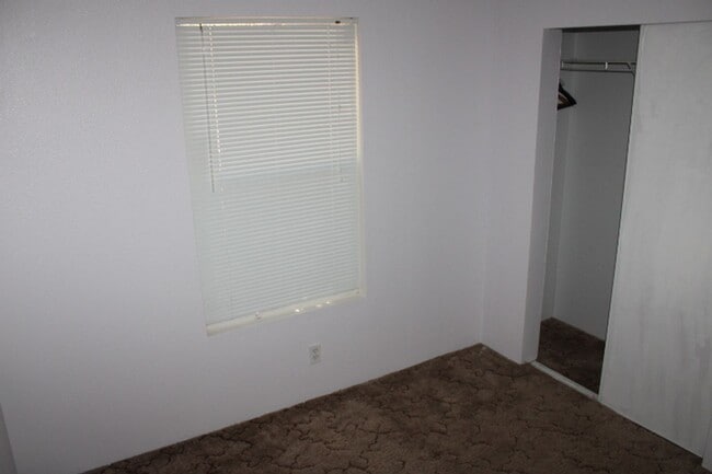 Building Photo - 5266 Sunset Dr