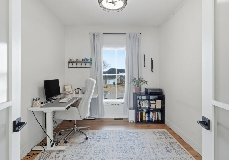 Building Photo - 1 Country Club Ct