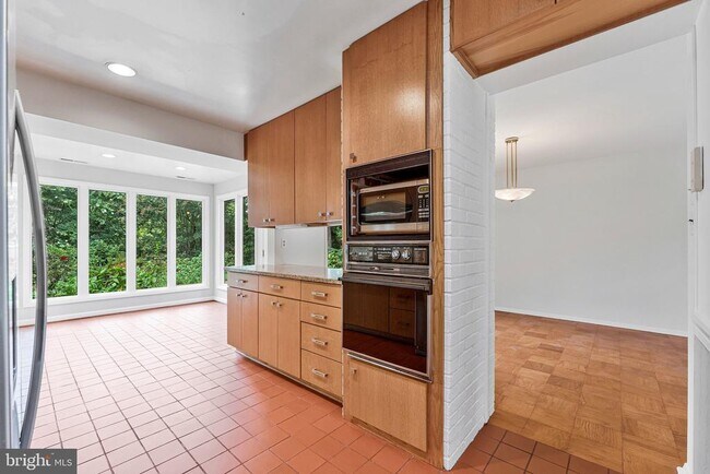 Building Photo - 6534 Jay Miller Dr
