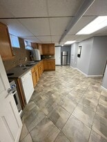 Building Photo - 96 Holland St