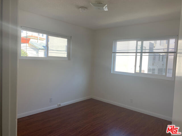 Building Photo - 832 S Gramercy Pl