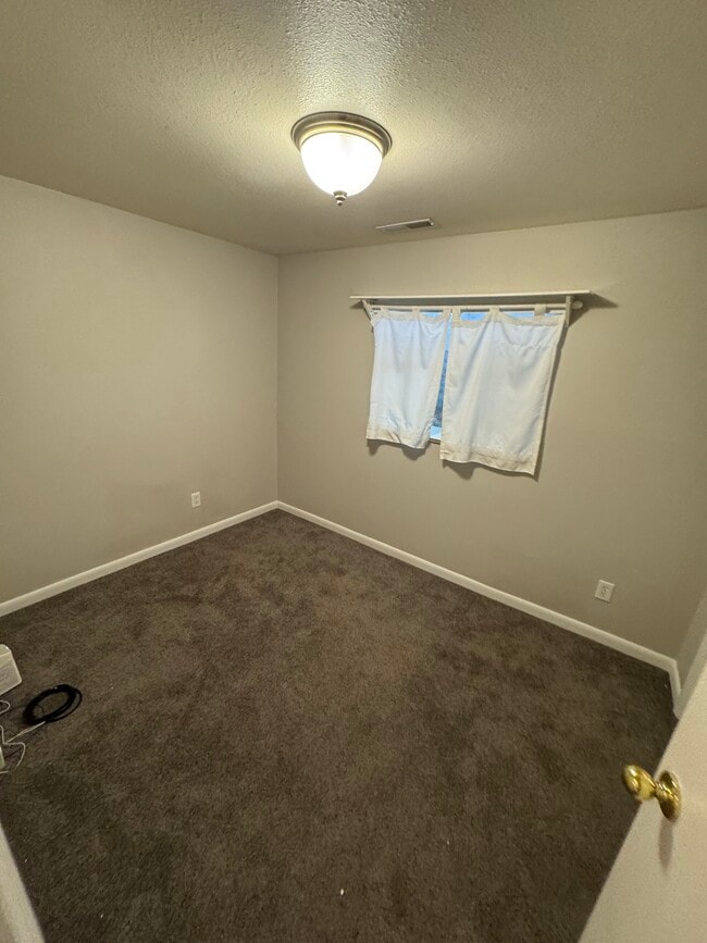 Building Photo - 891 N 300 W