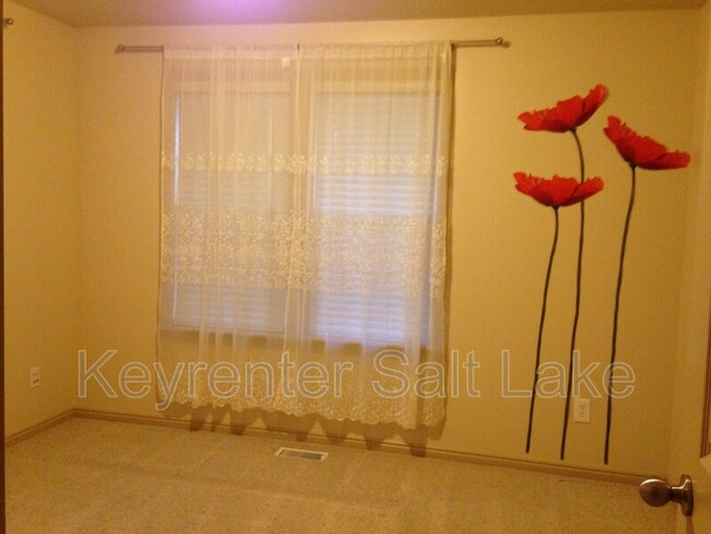 Building Photo - 11637 S Kestrel Rise Rd