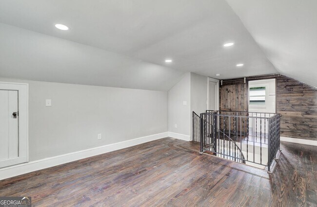 Building Photo - 1238 Trenton St SE