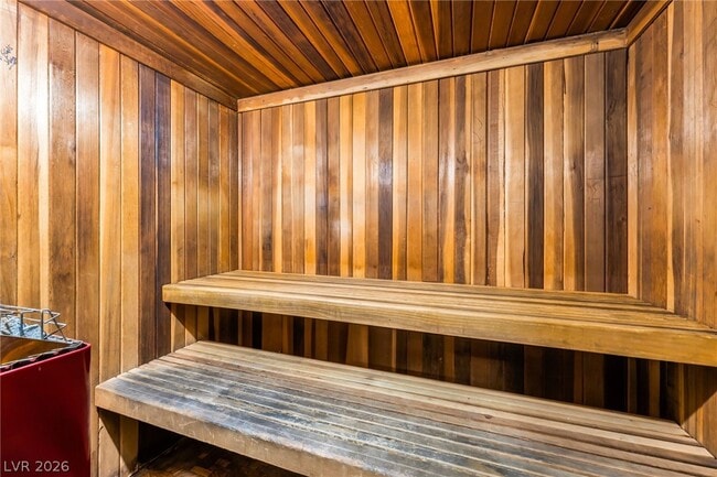 Building Photo - 3125 N Buffalo Dr