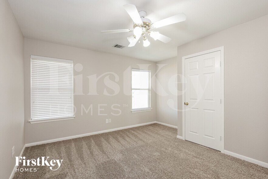 Building Photo - 33 Branwood