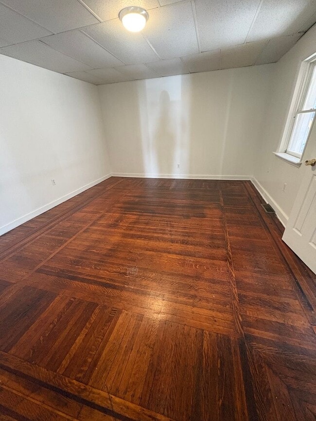 Building Photo - 1st Floor 1 Bedroom-East End York City SD