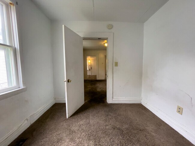 Building Photo - 912 S Penn St