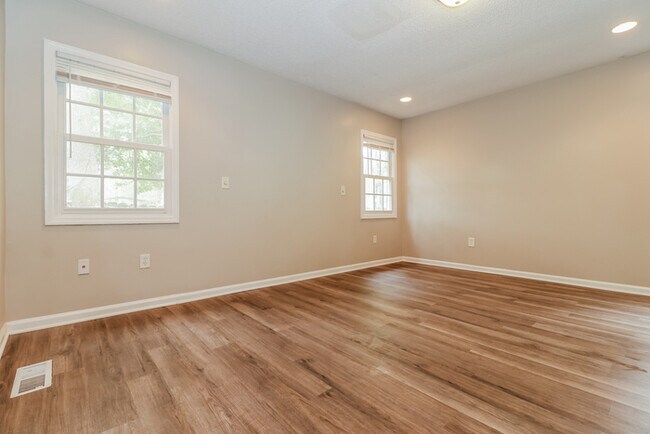 Building Photo - Great home in Summerville!