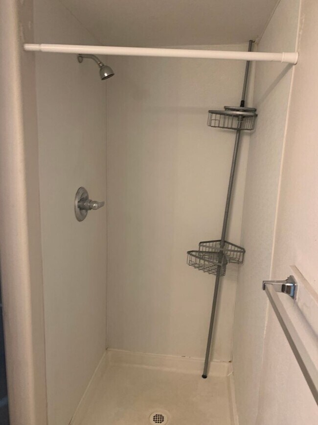 Building Photo - 2102 8th Ave