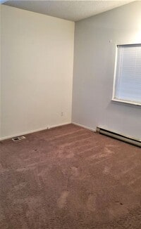 Building Photo - Broad Duplex's