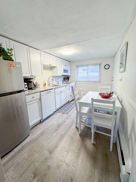 Building Photo - 79 Chestnut St