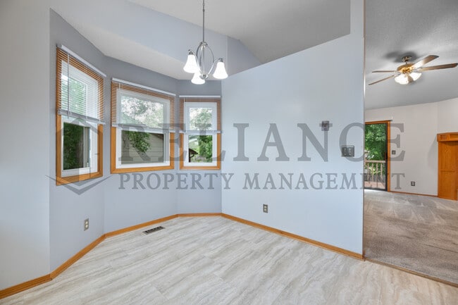 Building Photo - 11902 W Jamesburg St