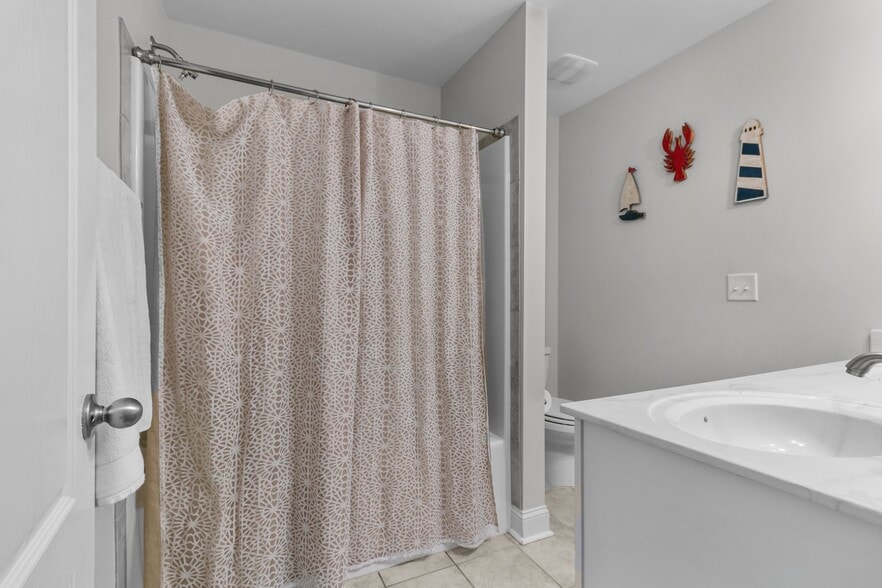 Building Photo - 230 Parrish Ln