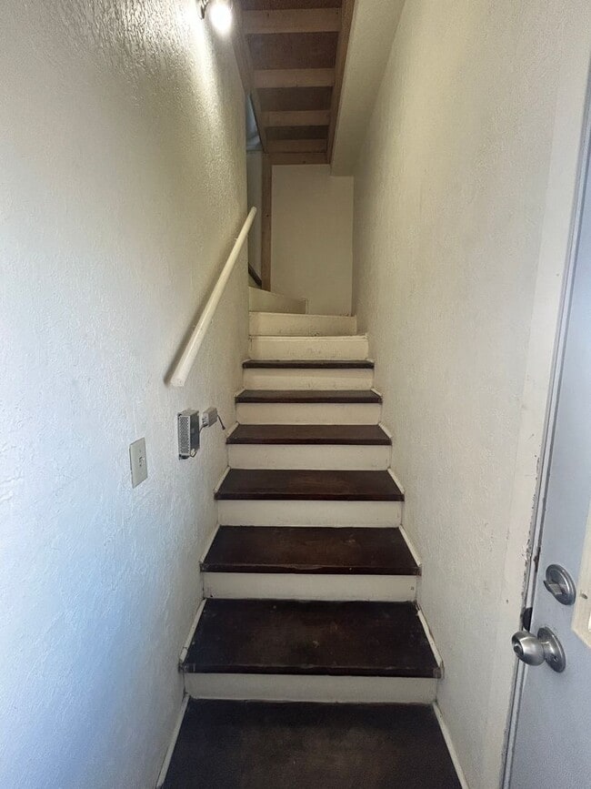 Building Photo - Large 1 bed 1 bath in downtown Hamilton