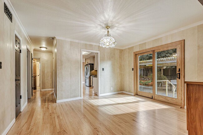 Building Photo - Elegant and Spacious 4Bedroom Sunnyvale Home