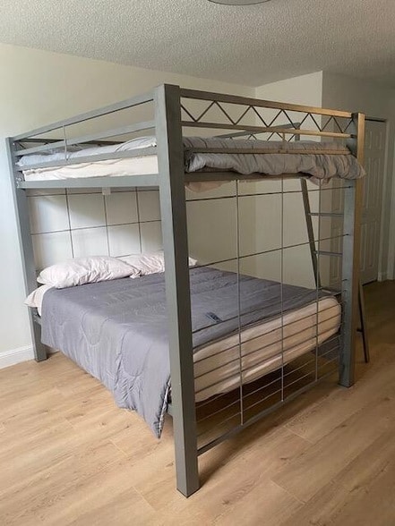 Building Photo - 3299 Clint Moore Rd