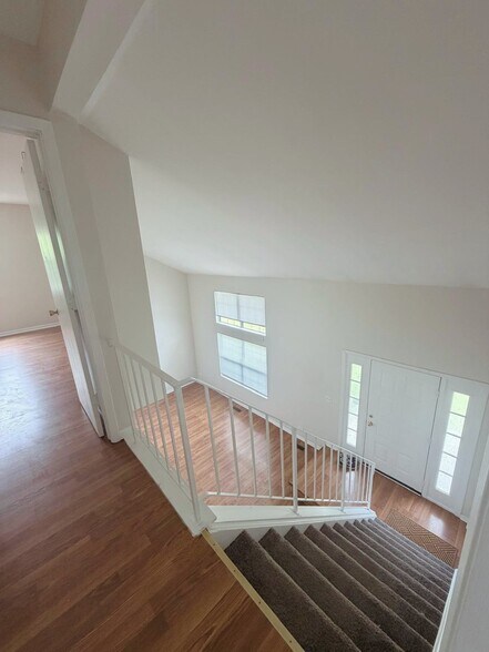 Building Photo - 314 Wisteria Dr
