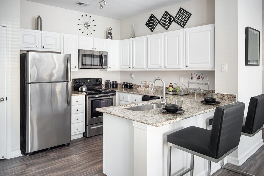 Building Photo - Manchester Place Apartments