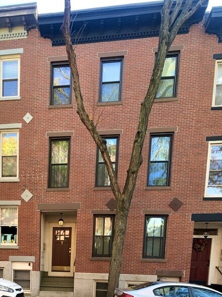 Building Photo - 8 Auburn St