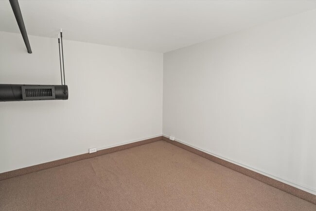 Building Photo - 101 N Chestnut St Apt 3