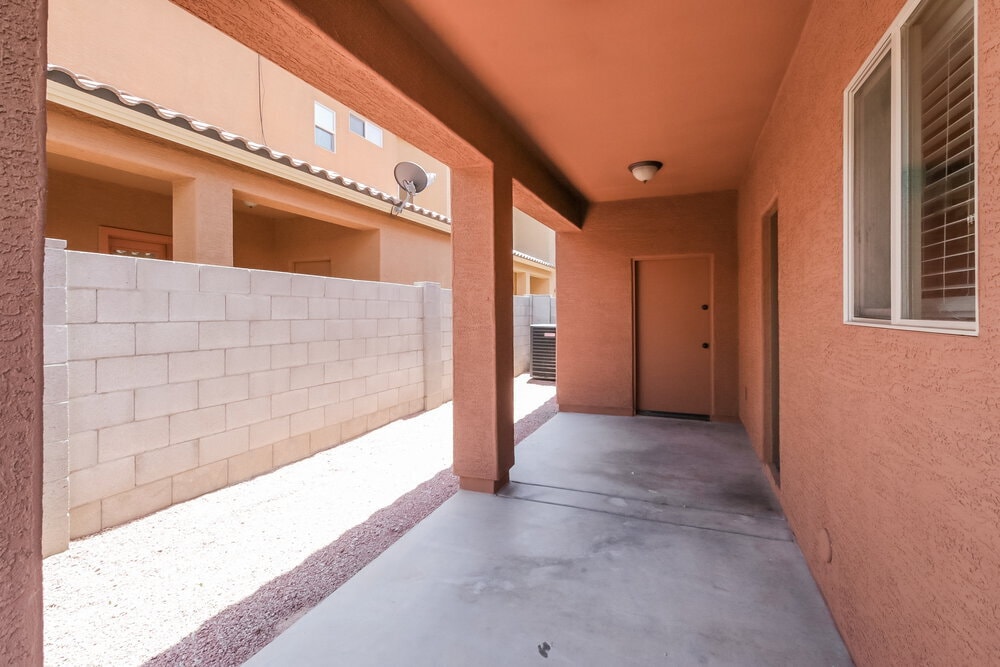 Building Photo - 311 S Travis