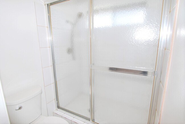 Building Photo - Beautiful 3-Bedroom Home with Pool, Spa & 3-Car Garage in Orange