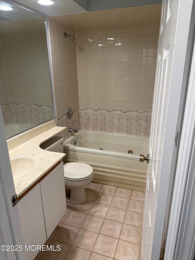 Building Photo - 604 Woodhaven Dr