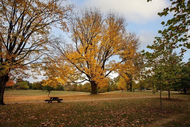 Building Photo - FFH Short Term Rental