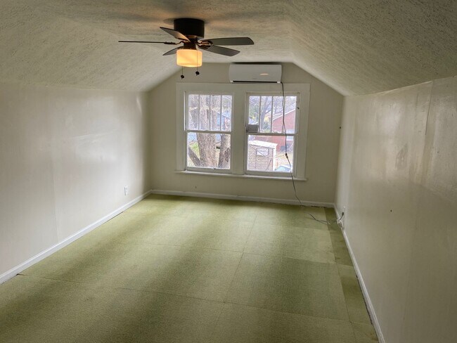 Building Photo - 2718 Peabody Ave