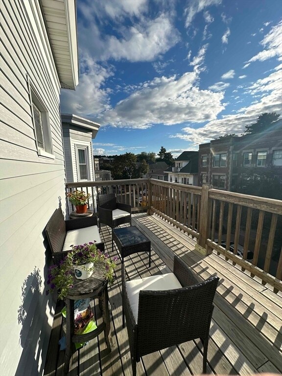 Building Photo - 39 Chester St