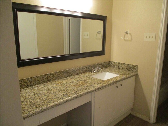 Building Photo - 5506 Deep Forest Dr