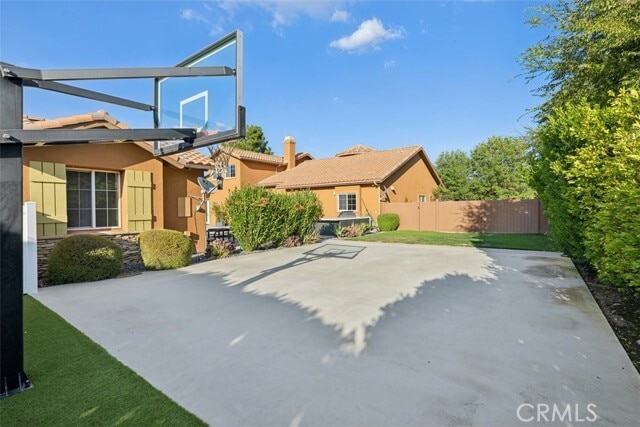 Building Photo - 9651 Sagebrush Ave