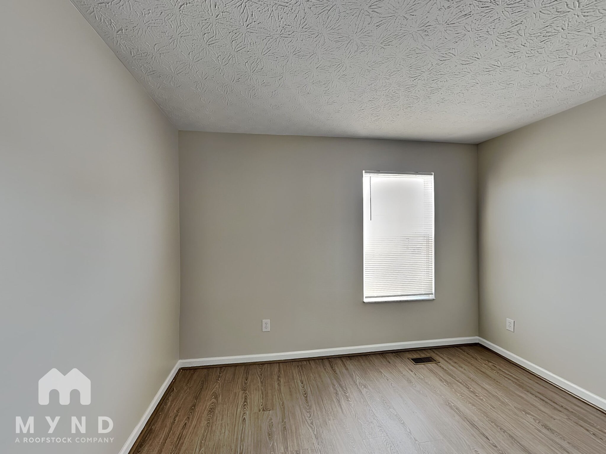 Building Photo - 3904 Liriope St