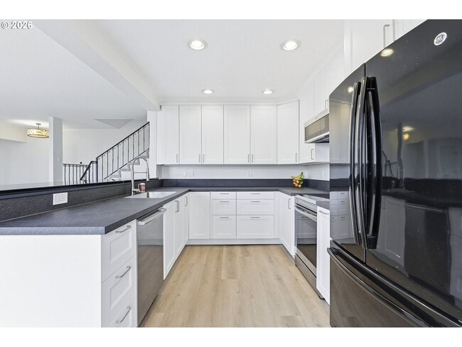 Building Photo - One-of-a-Kind 5BR Home with Floor-to-Ceiling Windows, Wraparound Decks & Breathtaking Treeline Views