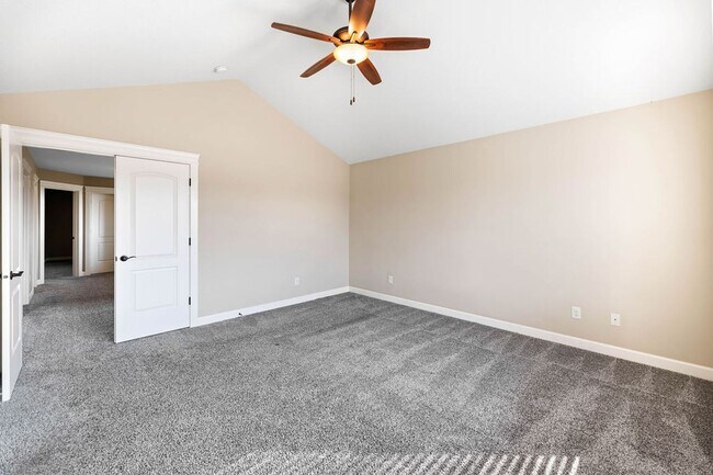 Building Photo - Beautiful Gated Fisher’s Landing Townhome with 4 Bedrooms, Gas Fireplace & Central AC