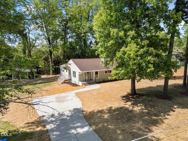 Building Photo - 106 Circle Dr