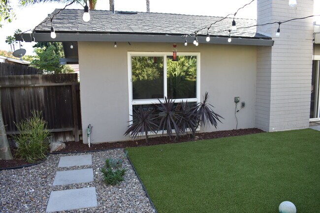 Building Photo - 6671 Jackson Dr