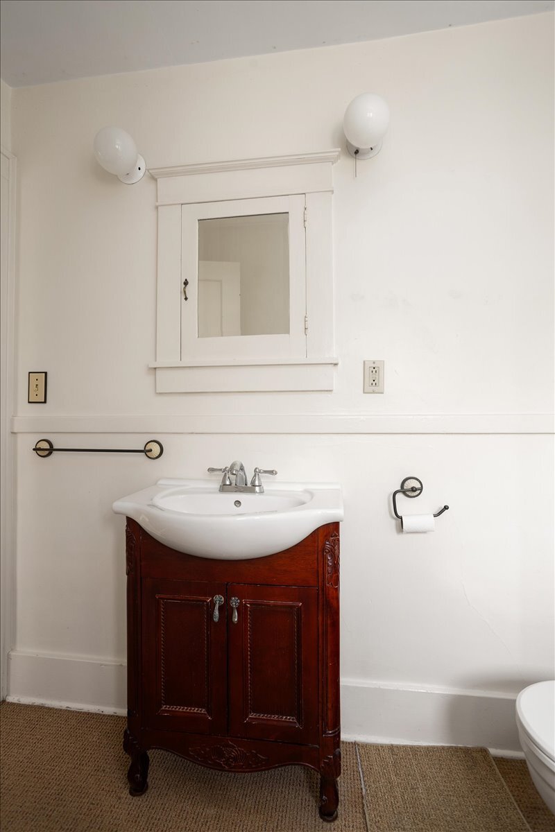 Building Photo - 246 Prospect Ave NE