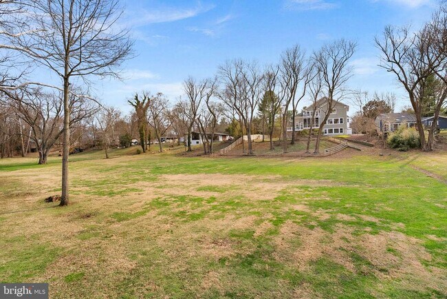 Building Photo - 19451 Youngs Cliff Rd