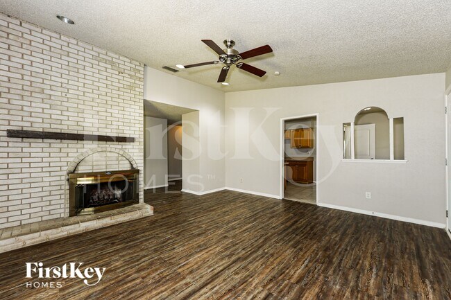 Building Photo - 218 Long Shadow Ln