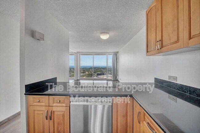 Building Photo - 4300 Waialae Ave
