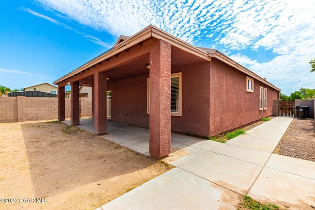 Building Photo - 1410 S 119th Ln