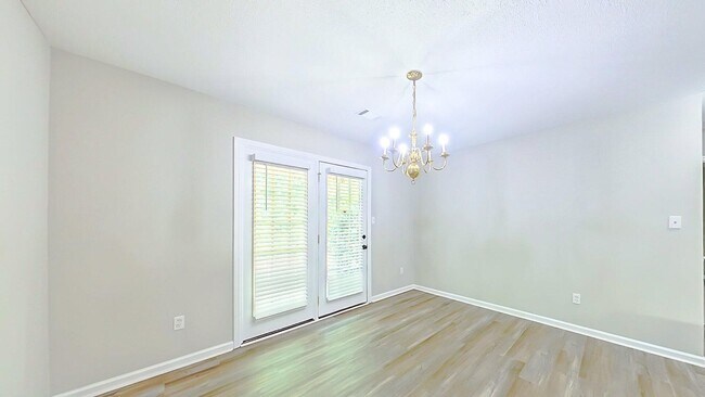 Building Photo - Beautiful 3 Bedroom Ranch