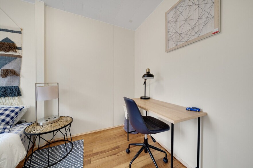 Building Photo - 503 Western Ave