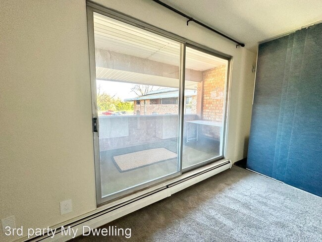 Building Photo - 2 br, 1.5 bath House - 11958 W Mill Rd. #16