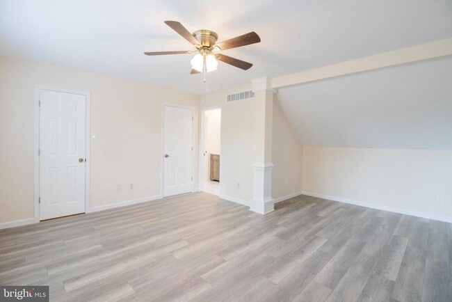 Building Photo - 254 Stanford Pl