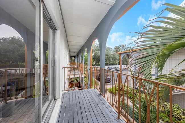 Building Photo - 4312 W Roland St